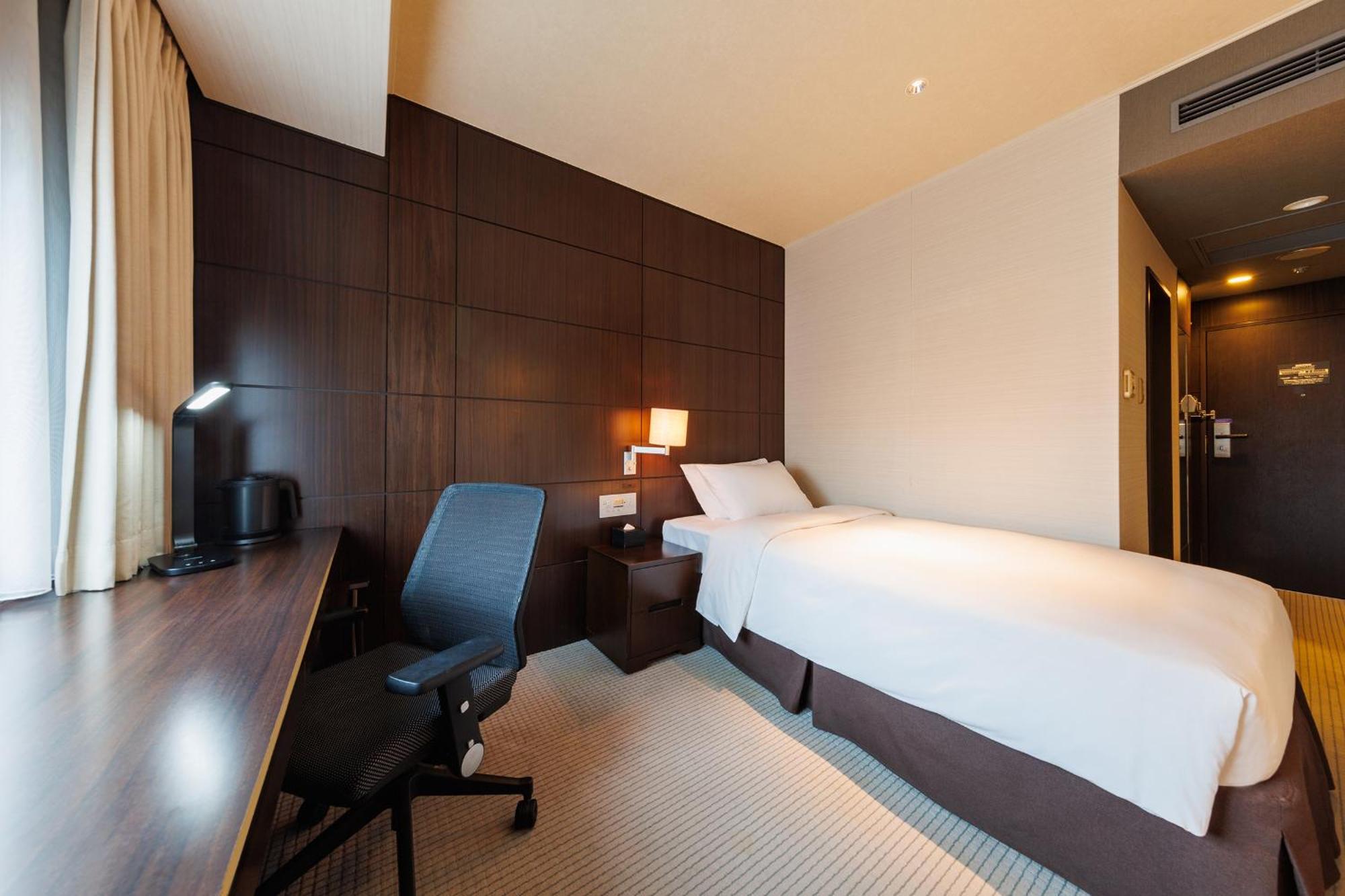 Hotel Metropolitan Edmont Токио Екстериор снимка